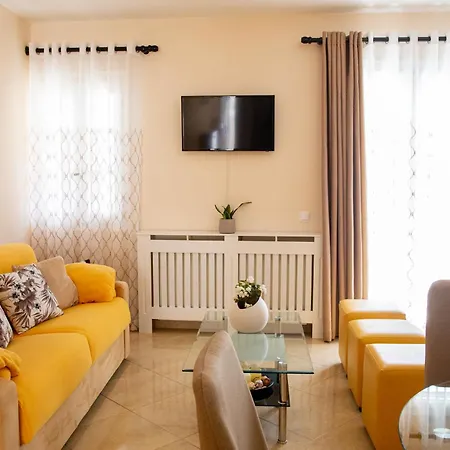 Rena's House 1 *